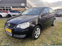 Volkswagen Polo - 1.4-16V Comfortline NAP 95DKM