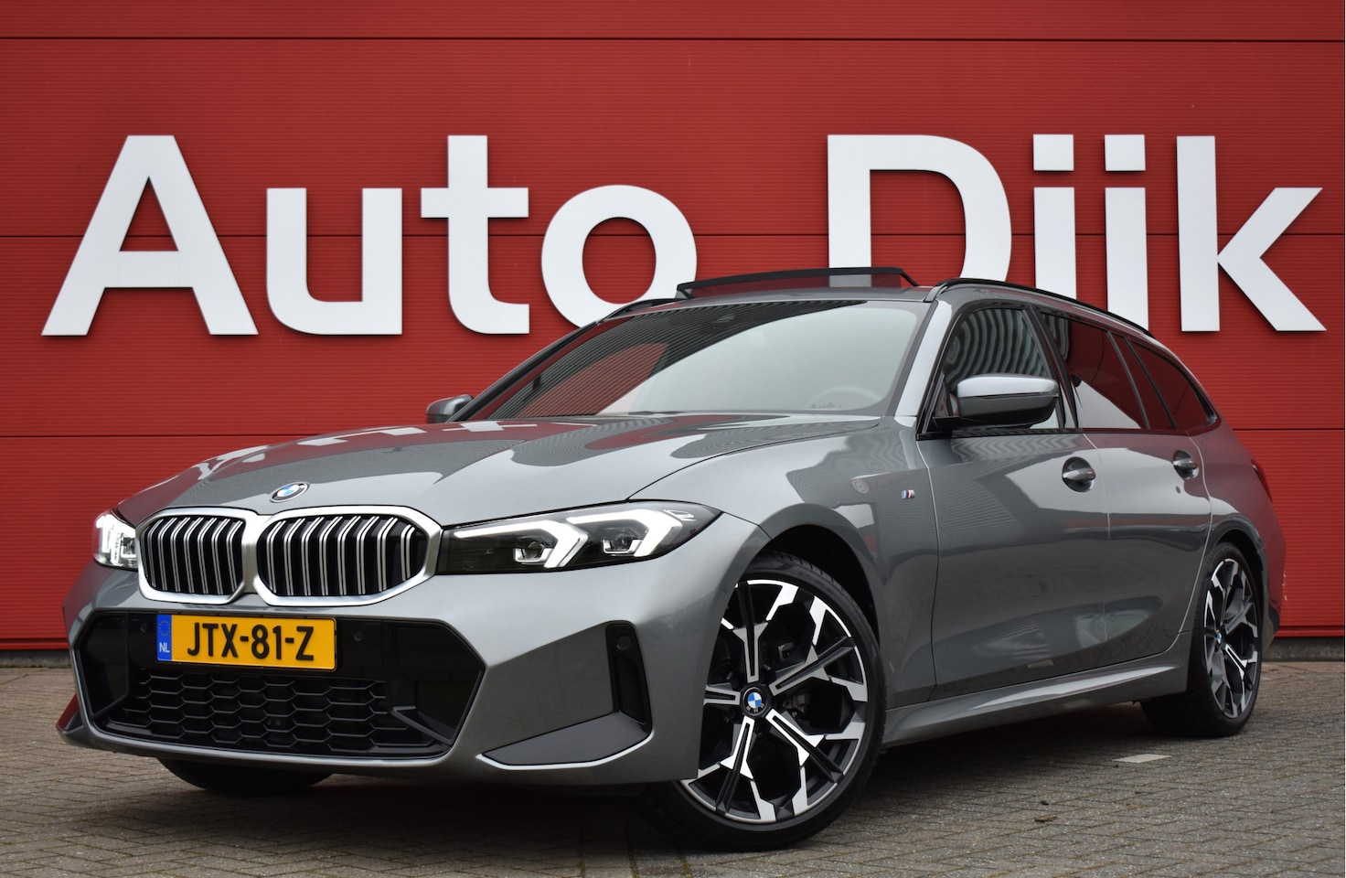 BMW 3-serie Touring - 318i High Executive M-Sport | LED | Carplay | Adapt. Cruise | DAB | Navi | Clima | PDC V+A - AutoWereld.nl