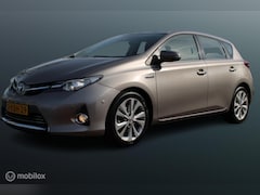 Toyota Auris - 1.8 Hybrid Executive, Stoelverwarming, Pdc voor + achter + camera, Cruise, Clima, Navigati