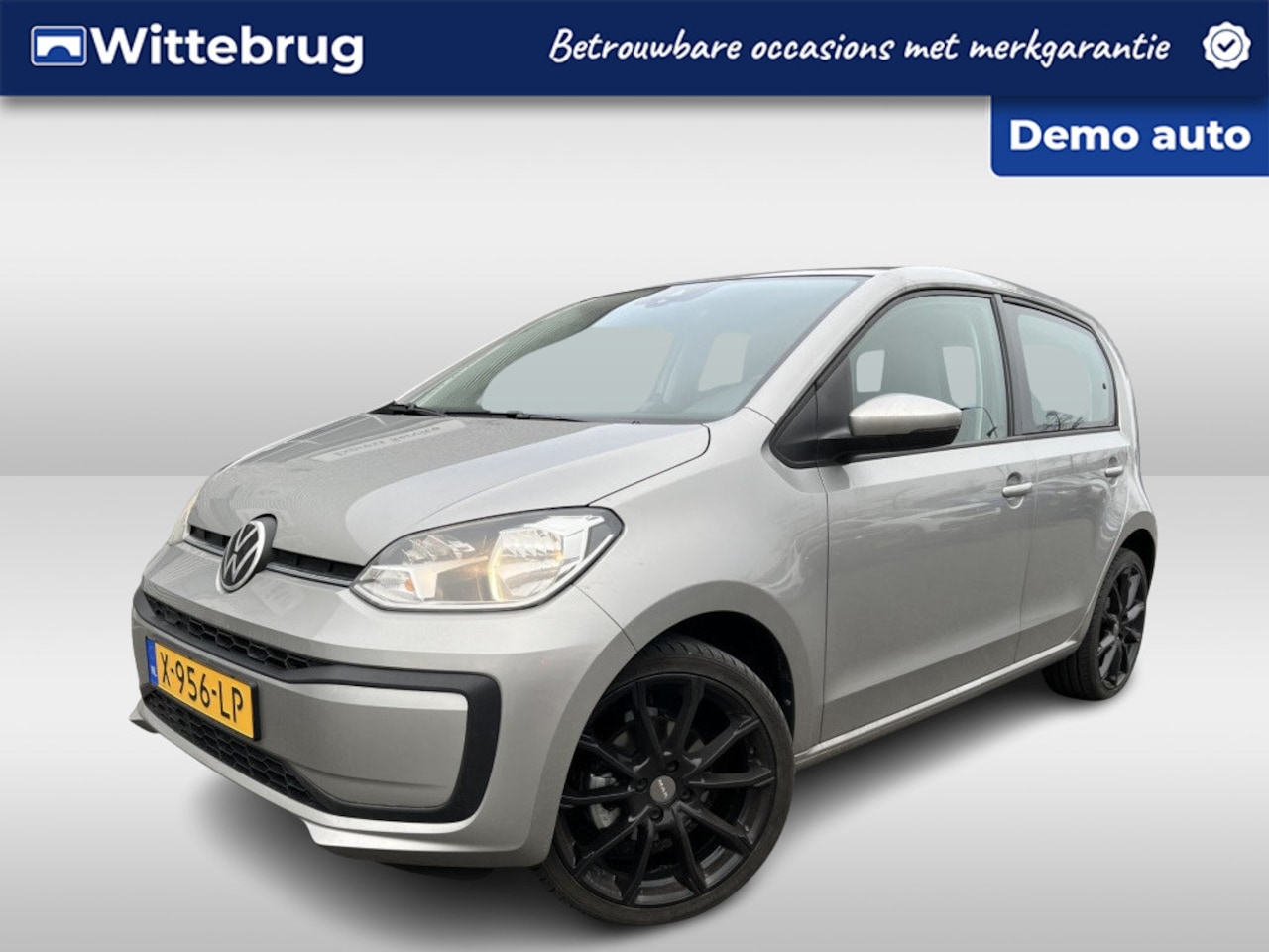 Volkswagen Up! - 1.0 Airco / Bluetooth / 17"LM Velgen / Navigatie by app Rijdende Demo, graag bezichtiging - AutoWereld.nl