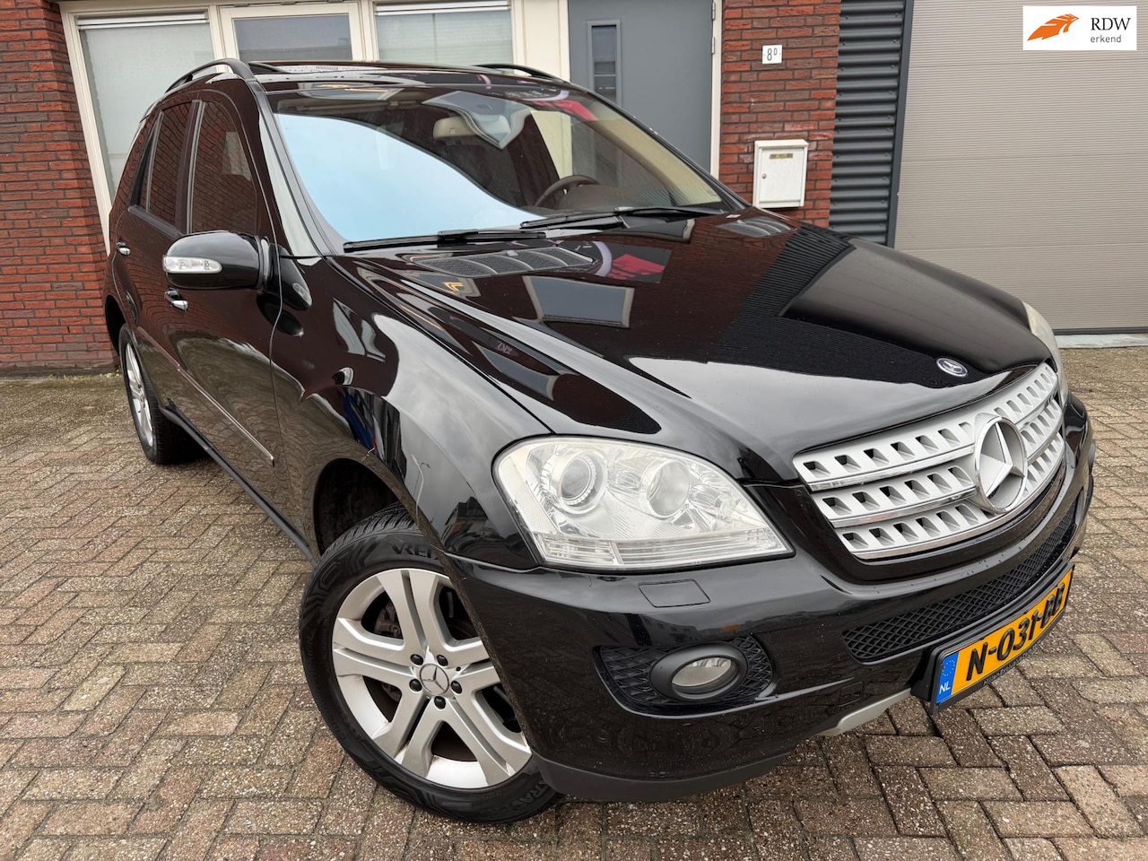 Mercedes-Benz M-klasse - 500 / Pano / Leder / Navi / PDC / Clima / Cruise / LM / AMG - AutoWereld.nl