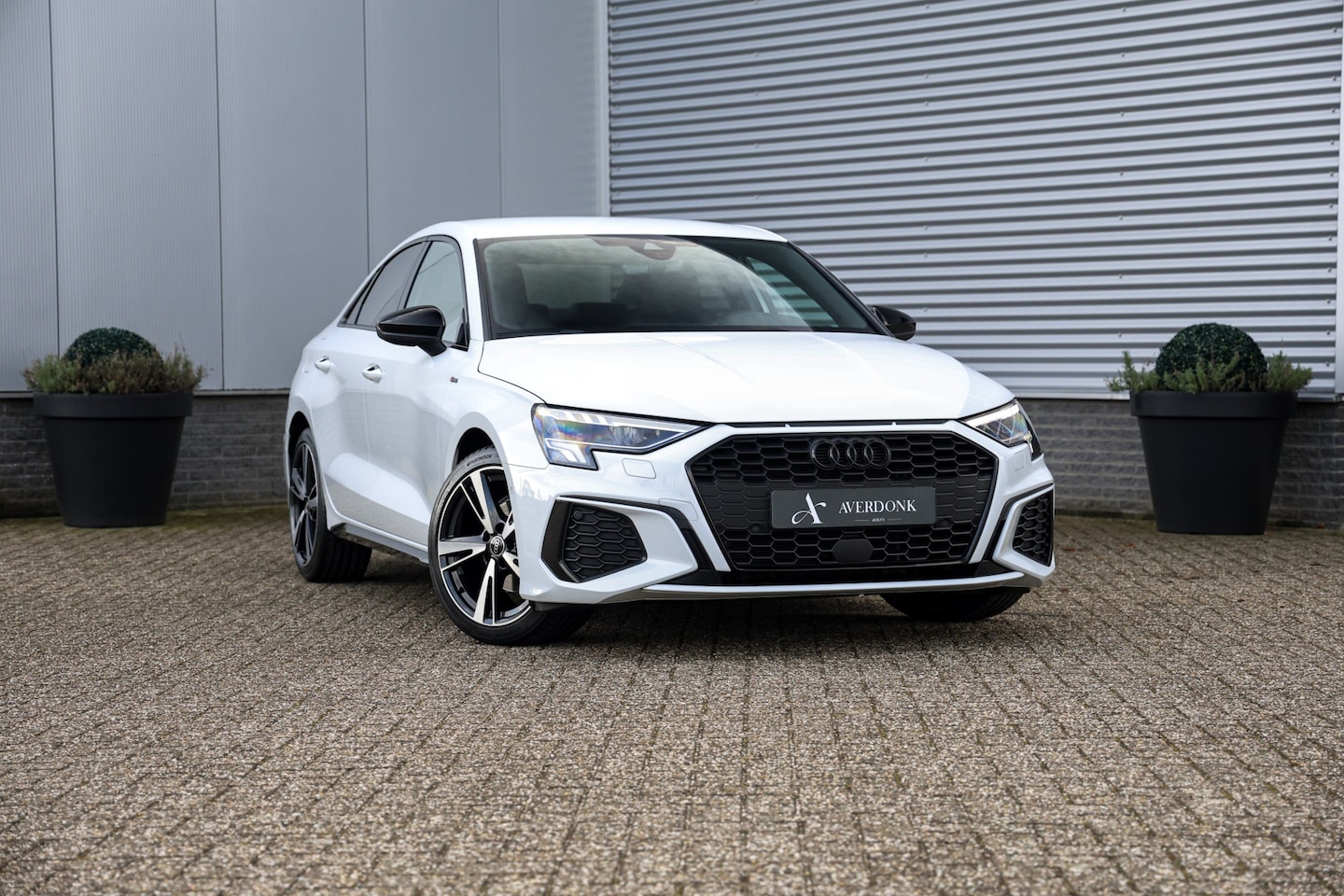 Audi A3 Limousine - 35 TFSI 3x S-Line 150PK Trekh|Zwart optiek|Matrix|Dynamisch - AutoWereld.nl