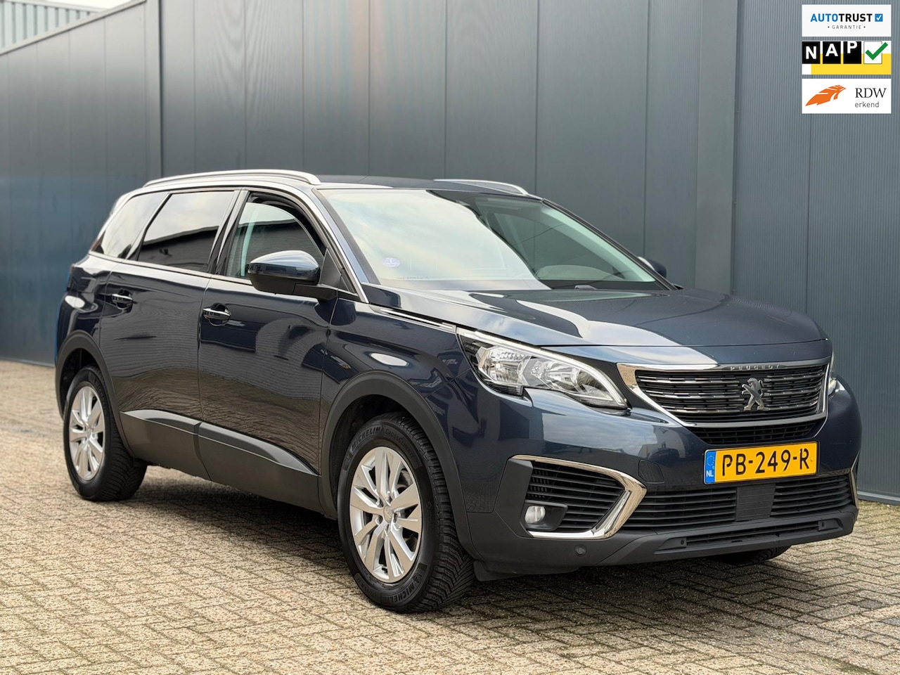 Peugeot 5008 - 1.2 PureTech 7 persoons Camera Navi Carplay - AutoWereld.nl