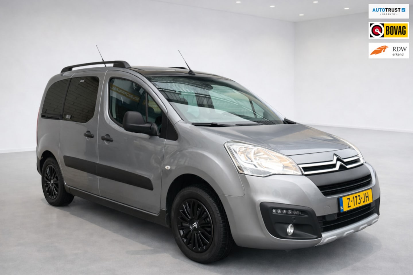 Citroën Berlingo - 1.2 PureTech XTR 1.2 PureTech XTR, zeer mooi en compleet, APK, navi, camera, PDC, 2 schuifdeur, pano dak, m - AutoWereld.nl