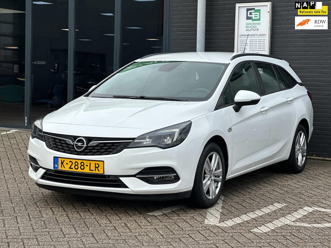 Opel Astra Sports Tourer - 1.2 Business Edition/1STE EIG/NAVI/PDC/NL-AUTO NAP!! - AutoWereld.nl