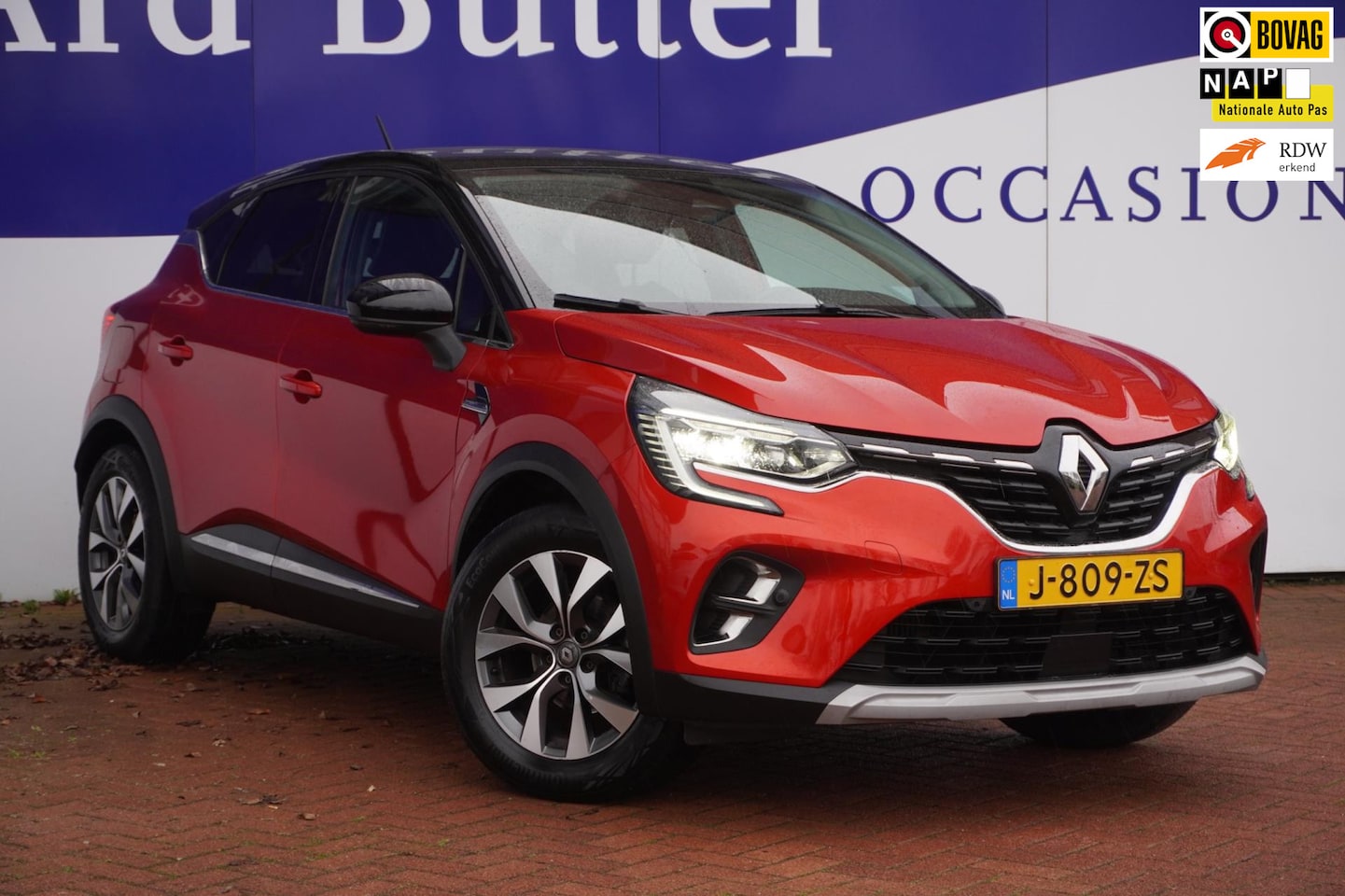 Renault Captur - 1.3 TCe 130 Intens Half-Leder / Camera / Navi / 1EIG / Apple-Carplay / NOVEMBER 2020 = SUP - AutoWereld.nl