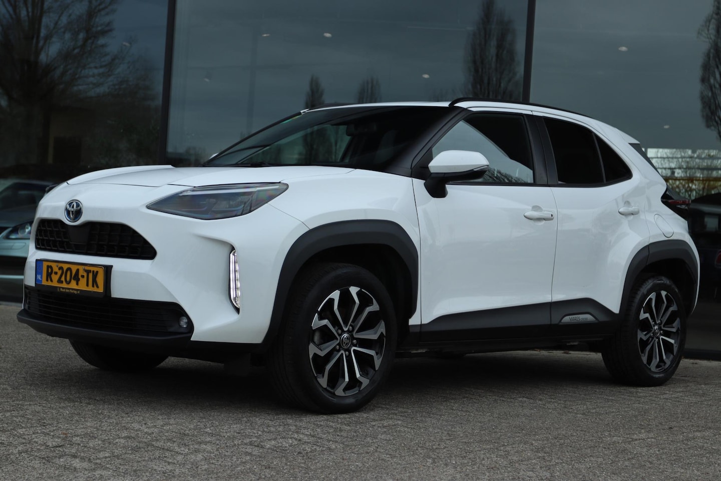 Toyota Yaris Cross - 1.5 HYBRID DYNAMIC | CARPLAY | NAVI | CAMERA | KEY-LESS | ACC | LANE ASSIST - AutoWereld.nl