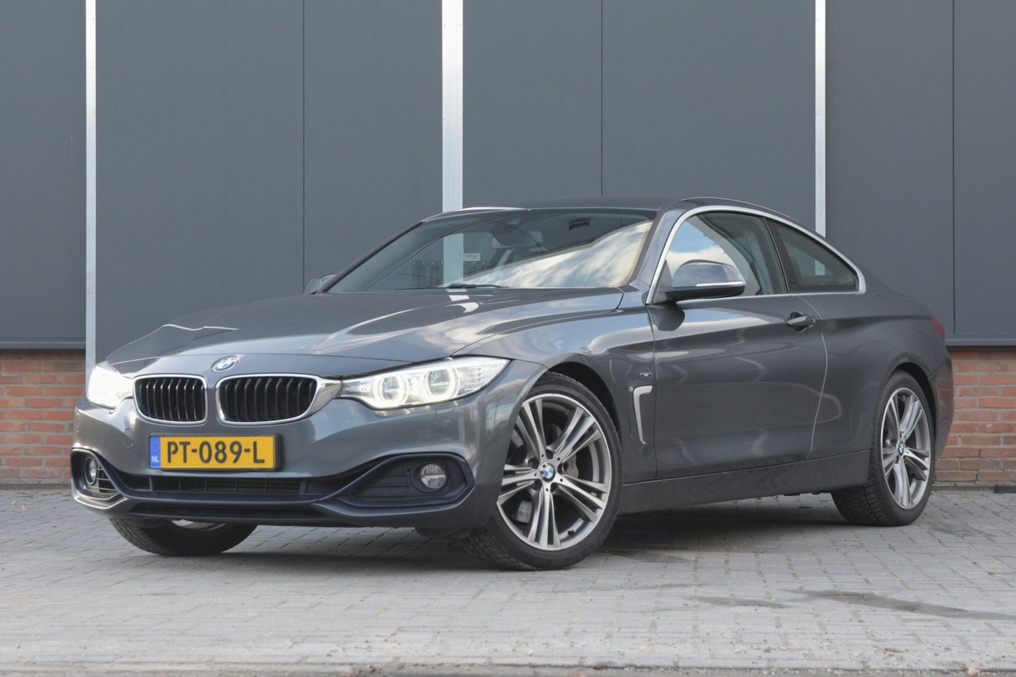 BMW 4-serie Coupé - 435i High Executive 435i High Executive - AutoWereld.nl