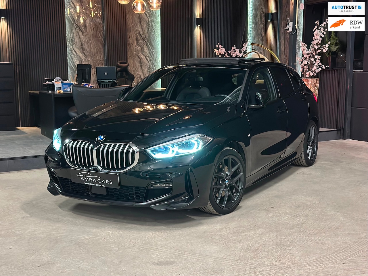 BMW 1-serie - 118i High Executive|M pakket|PANO|SFEERVERL. - AutoWereld.nl