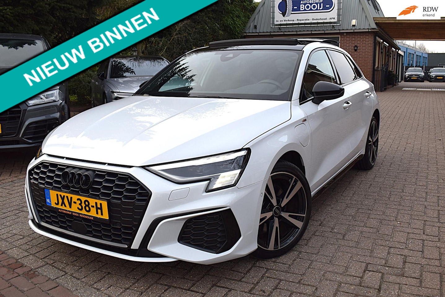 Audi A3 Sportback - TFSI e S-LINE/204PK/ AUTOM/ADAP CRUISE/PANO DAK/NAVI/MATRIX LED/RS ZETELS/AIRCO ECC/PDC V+ - AutoWereld.nl