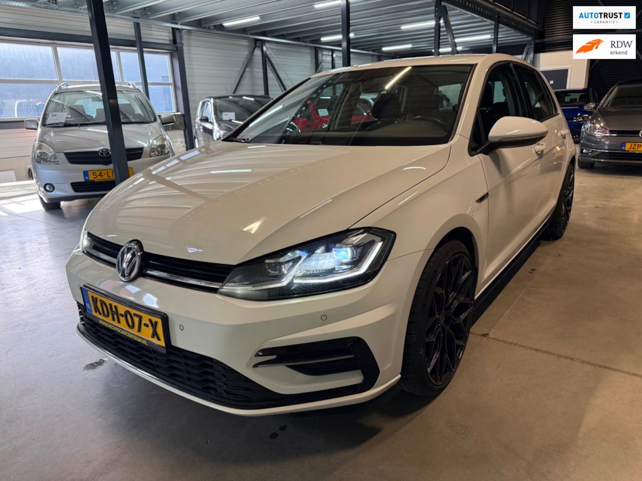 Volkswagen Golf - 1.5 TSI Highline Business R line - AutoWereld.nl