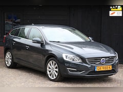 Volvo V60 - 2.0 D2 Summum Business Leer/Stoelverwarming/Navigatie/Parkeersensor