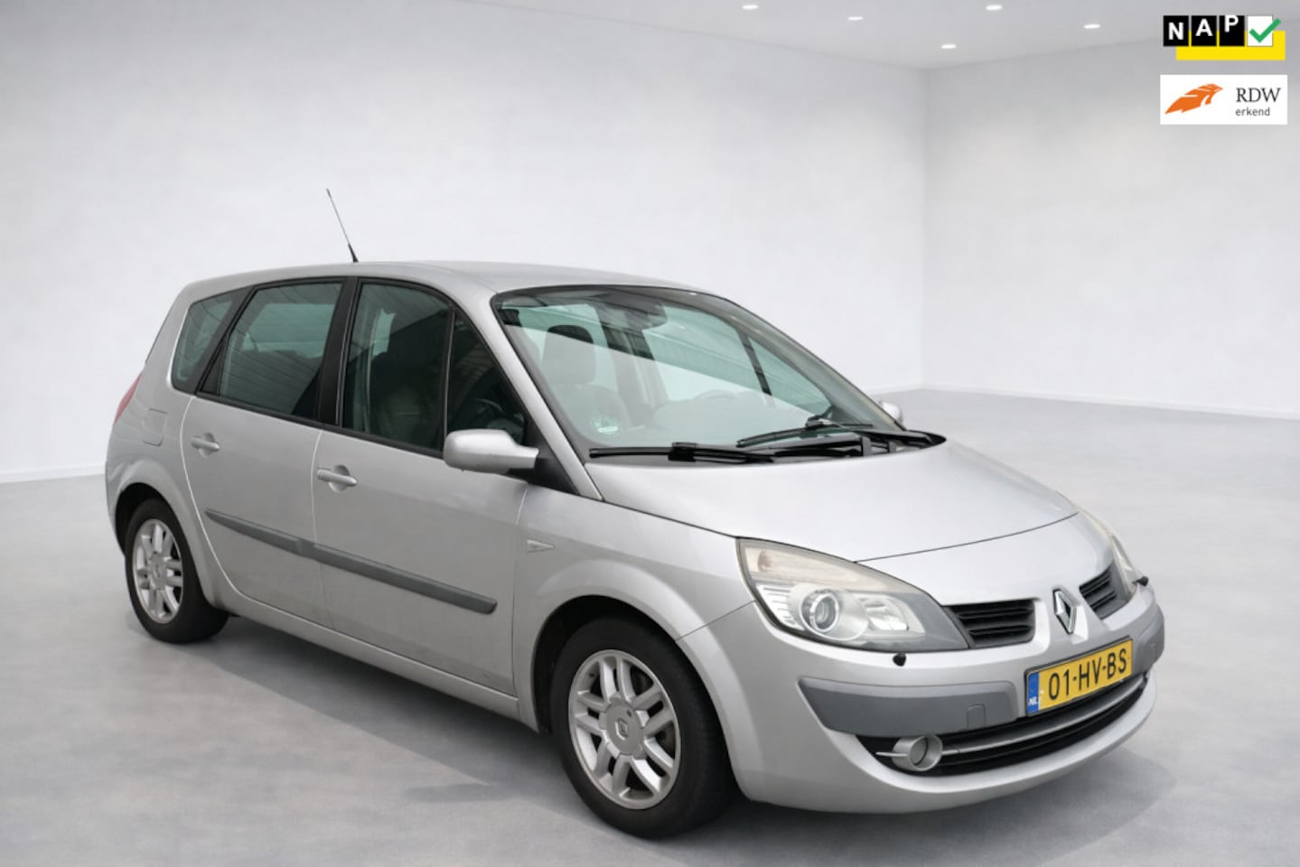 Renault Grand Scénic - 2.0-16V Tech Line 2.0-16V Tech Line - AutoWereld.nl