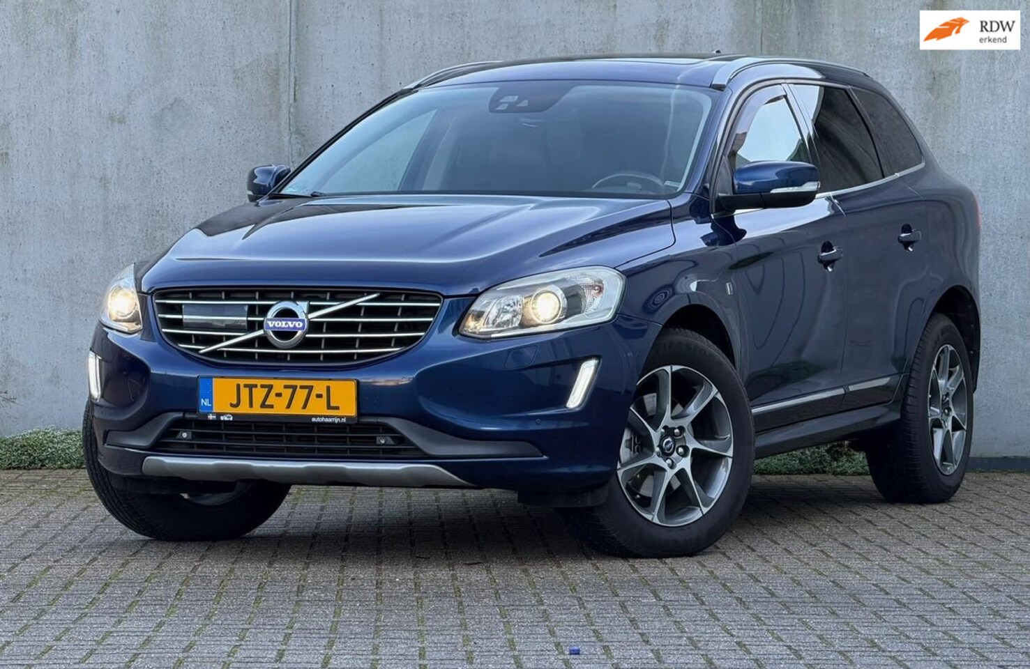 Volvo XC60 - 2.4 D4 AWD Ocean Race 5 cil. EURO6 ACC BLIS PANO - AutoWereld.nl
