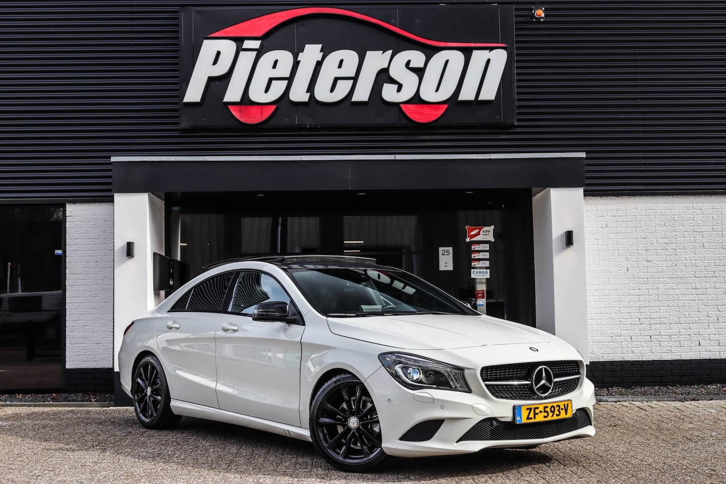 Mercedes-Benz CLA-Klasse - 220 CDI 4MATIC DEALER OH PANO LEDER - AutoWereld.nl