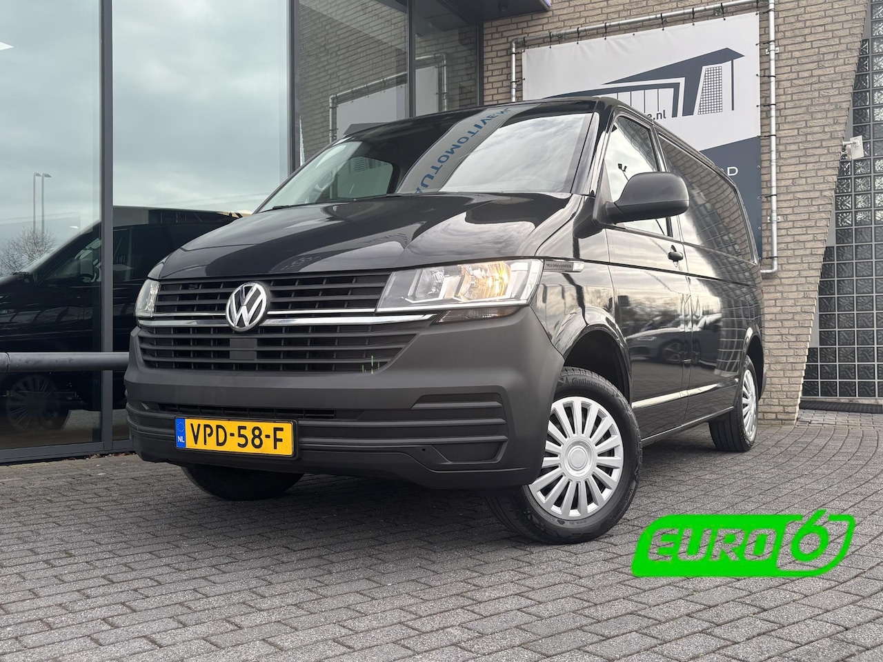 Volkswagen Transporter - 2.0 TDI L1H1*A/C*3-PERS*CRUISE*HAAK*BLUETOOTH* - AutoWereld.nl