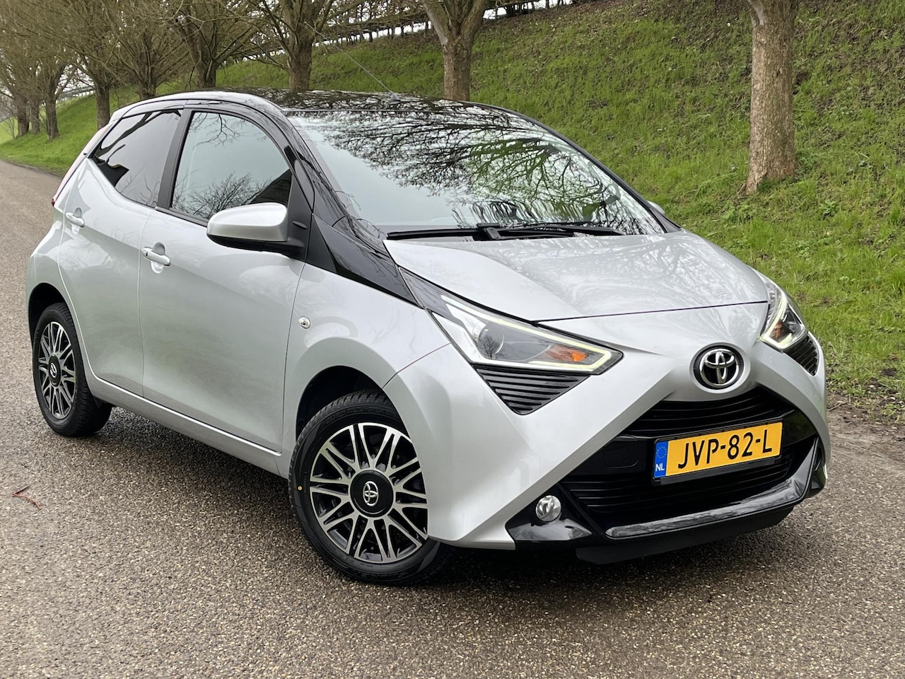 Toyota Aygo - 1.0 VVT-i x-play 1.0 VVT-i x-play - AutoWereld.nl