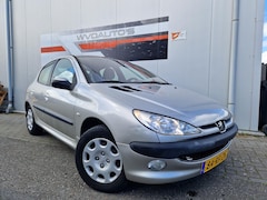 Peugeot 206 - 1.6-16V Gentry