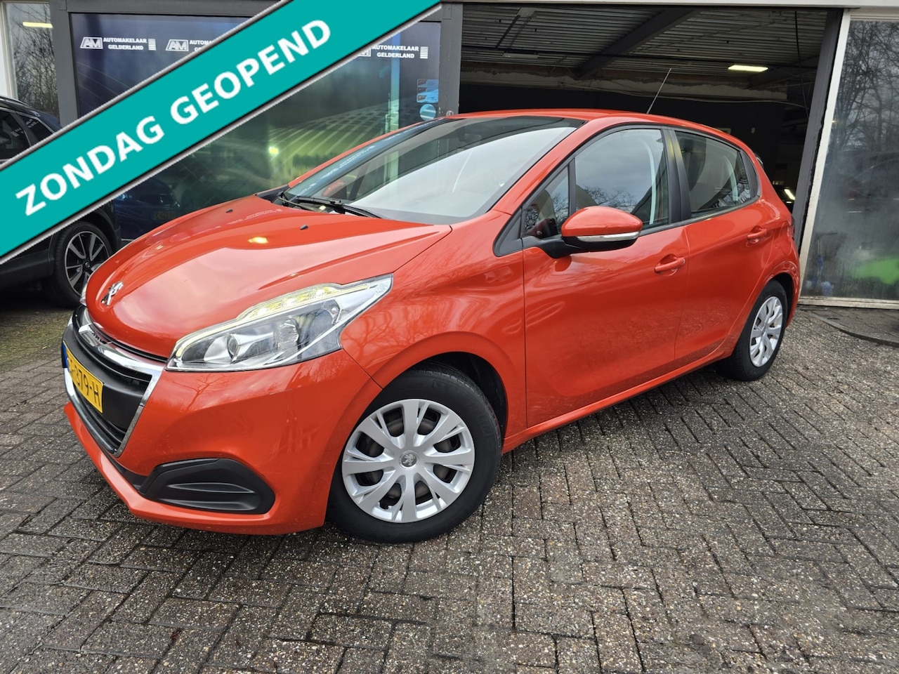 Peugeot 208 - 1.2 82PK Active | 1E EIGENAAR | AUTOMAAT | 12MND GARANTIE | NAVI | CRUISE | AIRCO | - AutoWereld.nl