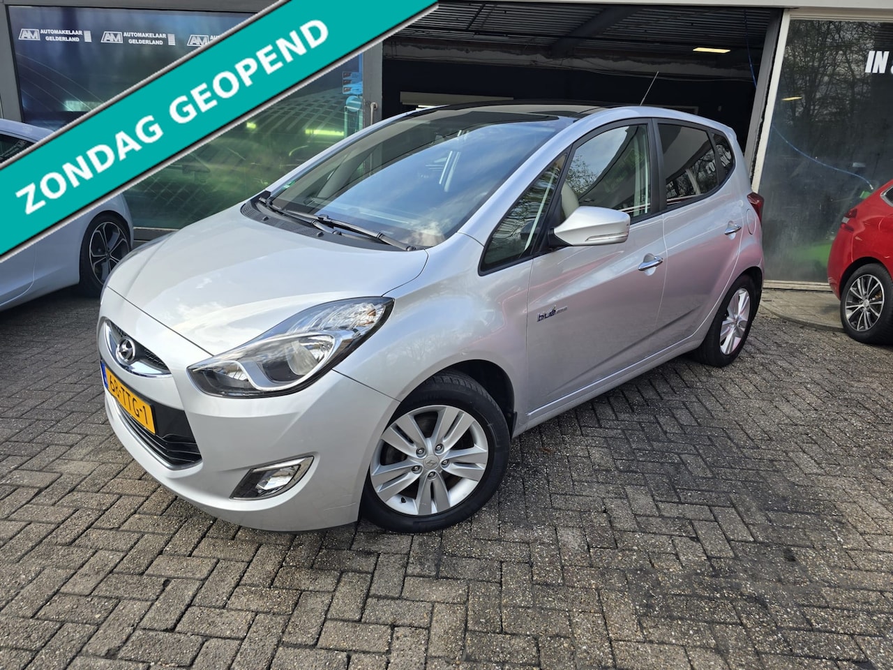 Hyundai ix20 - 1.4i i-Vision | 1E EIGENAAR | 12MND GARANTIE | AIRCO | CRUISE | LMV | PANO DAK | - AutoWereld.nl
