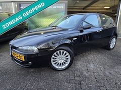 Alfa Romeo 147 - 2.0 T.Spark Business | 12MND GARANTIE | AIRCO | ELEC RAMEN | CRUISE | LMV|