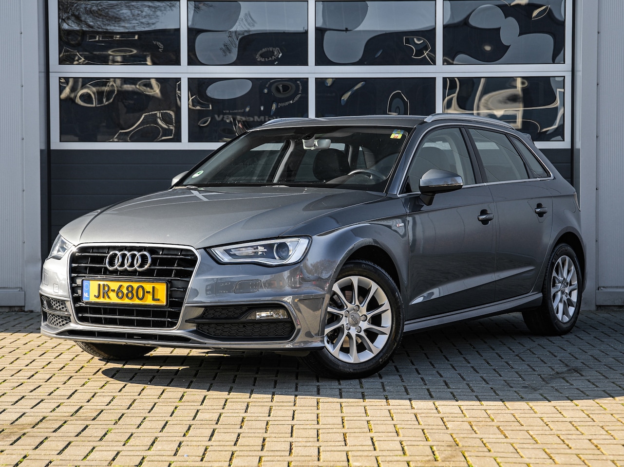 Audi A3 Sportback - 1.2 TFSI Adrenalin | Navi | Xenon | Climate control | Cruise control | PDC - AutoWereld.nl