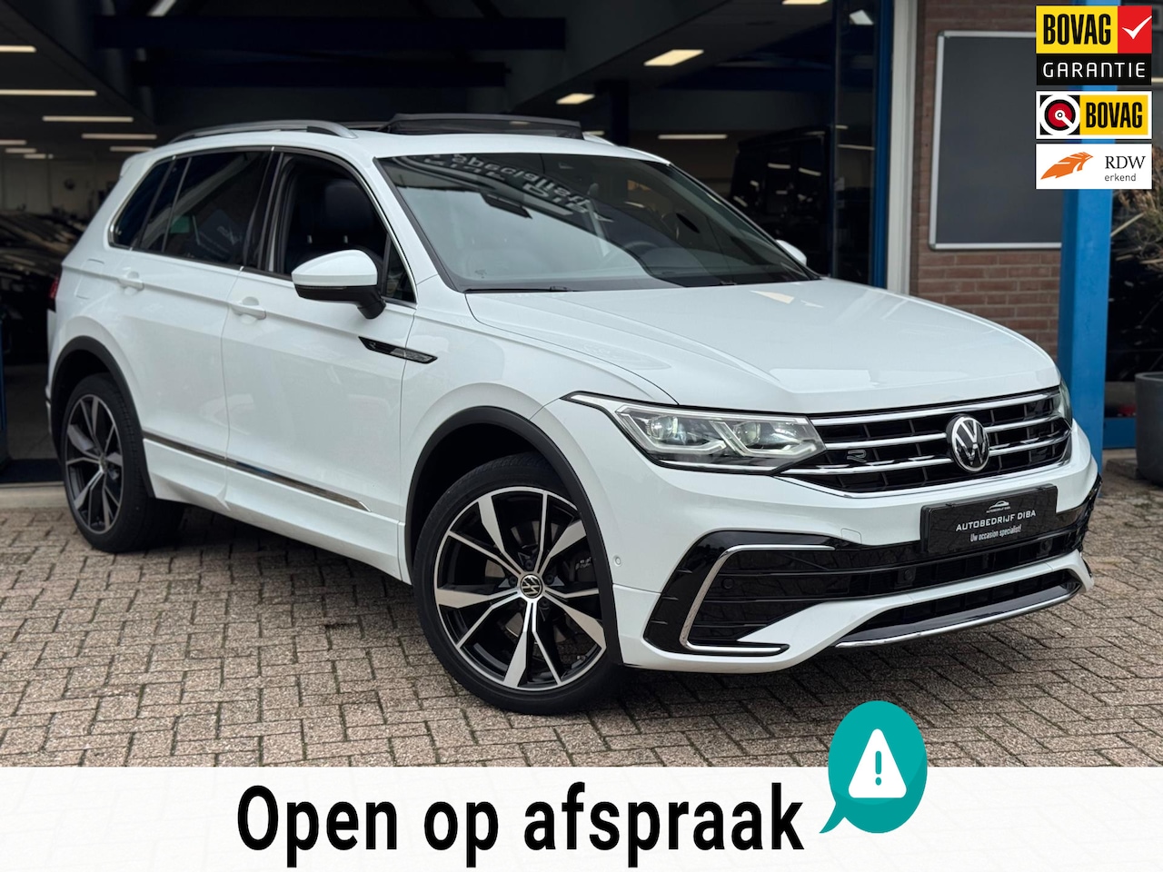 Volkswagen Tiguan - 2.0 TSI 4Motion R-LINE 2021 AUT PANO NAP! - AutoWereld.nl