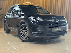 Volkswagen Tiguan - 1.5 eHybrid Life Edition Navigatie LMV Stoelverwarming getint glas