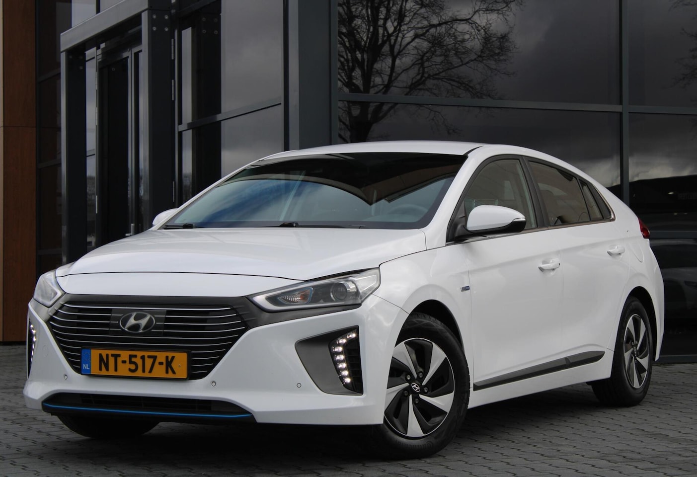 Hyundai IONIQ - 1.6 GDi Hybrid | Adaptief | Infinity Audio - AutoWereld.nl