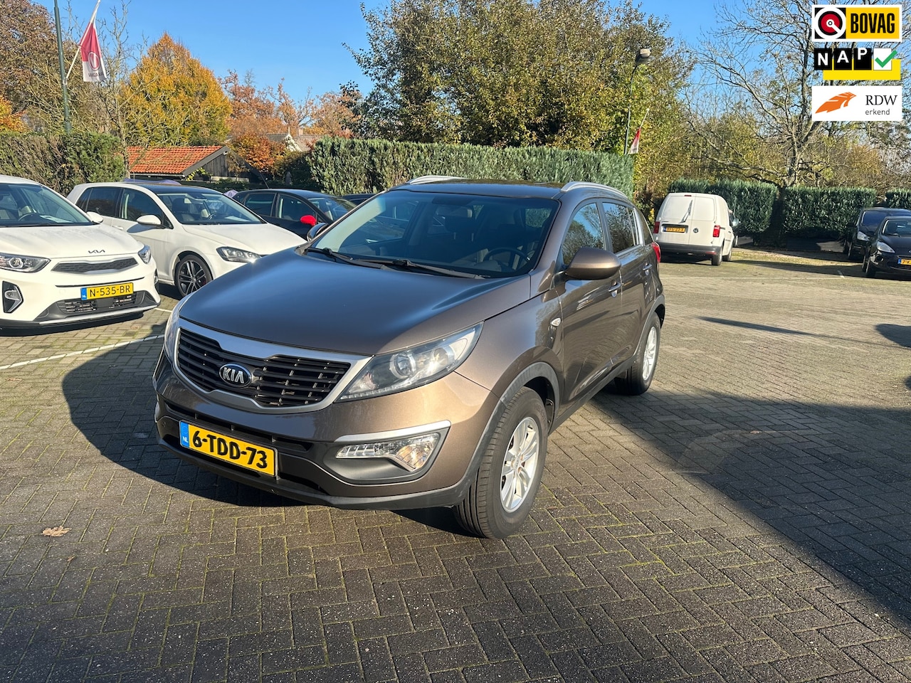 Kia Sportage - 1.6 GDI Vibe 1.6 GDI Vibe , navigatie , parkeer camera , 90.000 km NAP - AutoWereld.nl