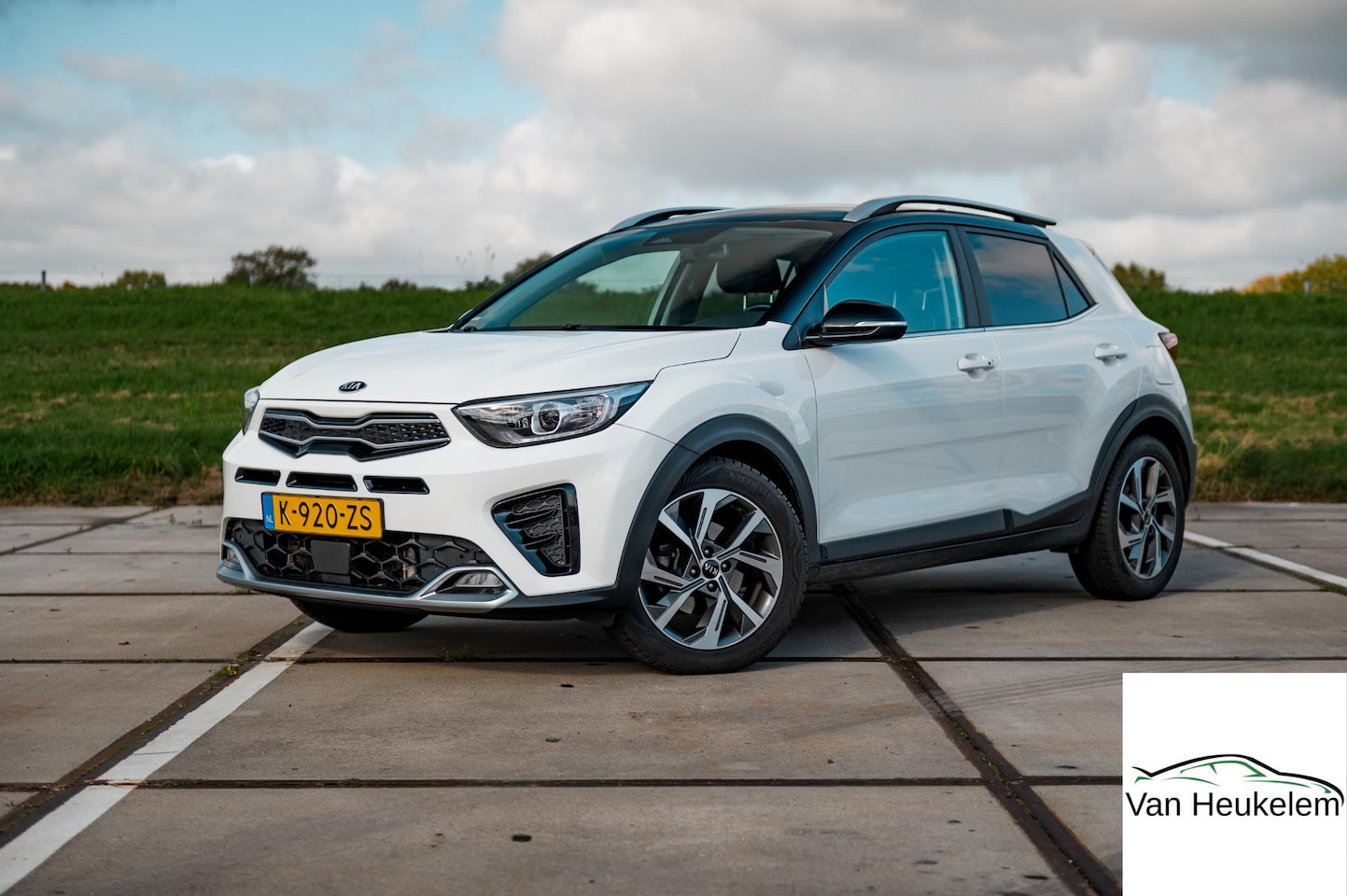 Kia Stonic - 1.0 T-GDi 120PK MHEV GT-Line | TREKHAAK | CAMERA | DAB | NAVI | ALL SEASON BANDEN - AutoWereld.nl