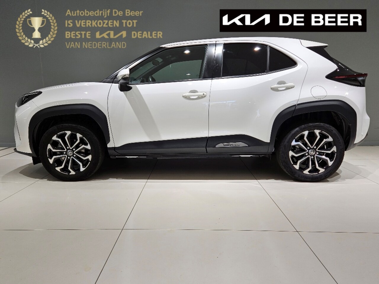 Toyota Yaris Cross - 1.5 VVT-I 125pk First Edition NL-Auto 1e Eigenaar Trekhaak 1350 KG Trekgewicht - AutoWereld.nl