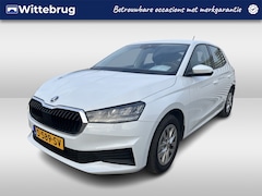 Skoda Fabia - 1.0 TSI Ambition Navigatie / Lichtmetalen velgen / Airco /