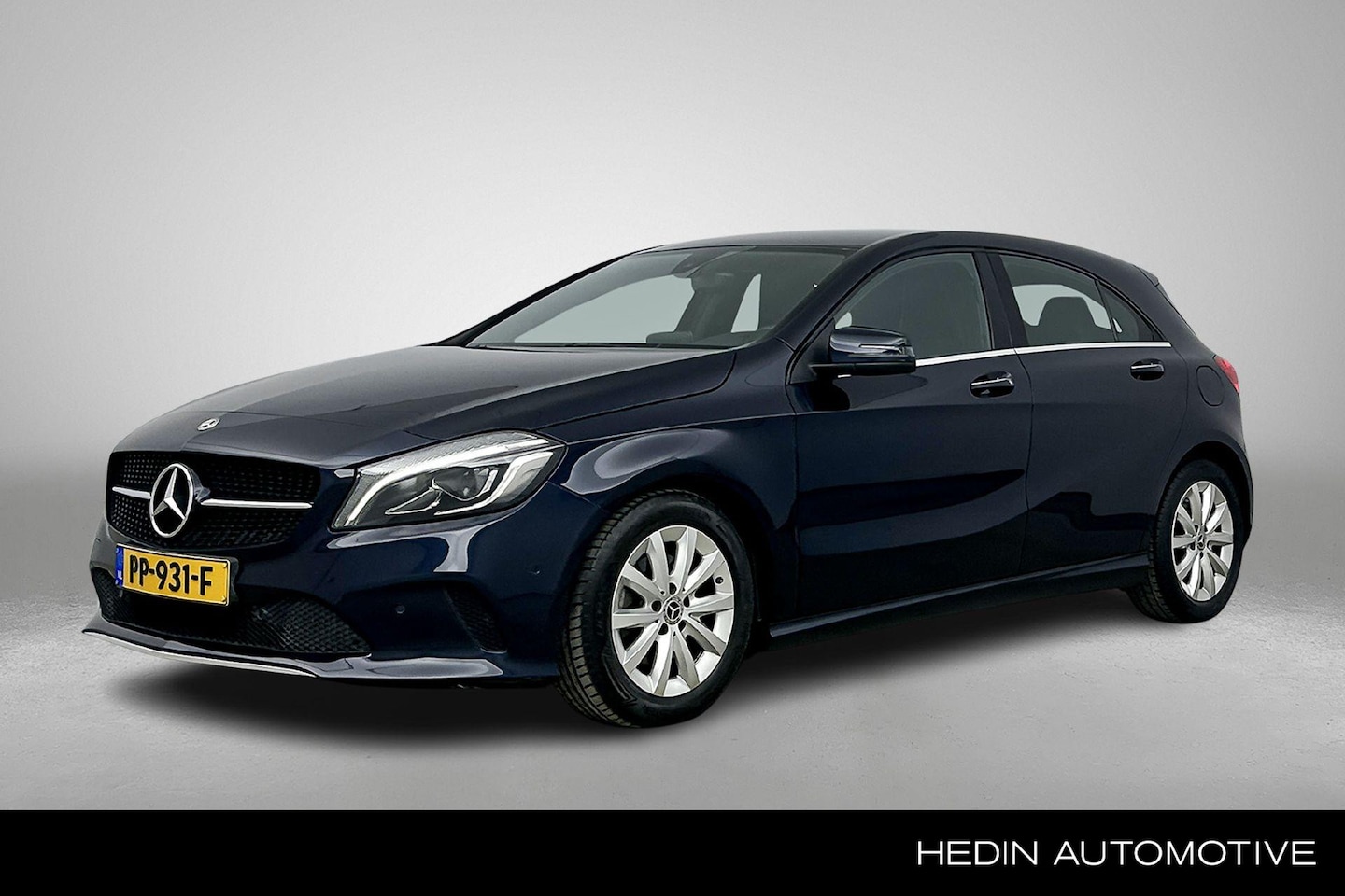 Mercedes-Benz A-klasse - A 180 Automaat Business Solution Style Line | Stoelverwarming | LED | Parkpilot | Camera | - AutoWereld.nl