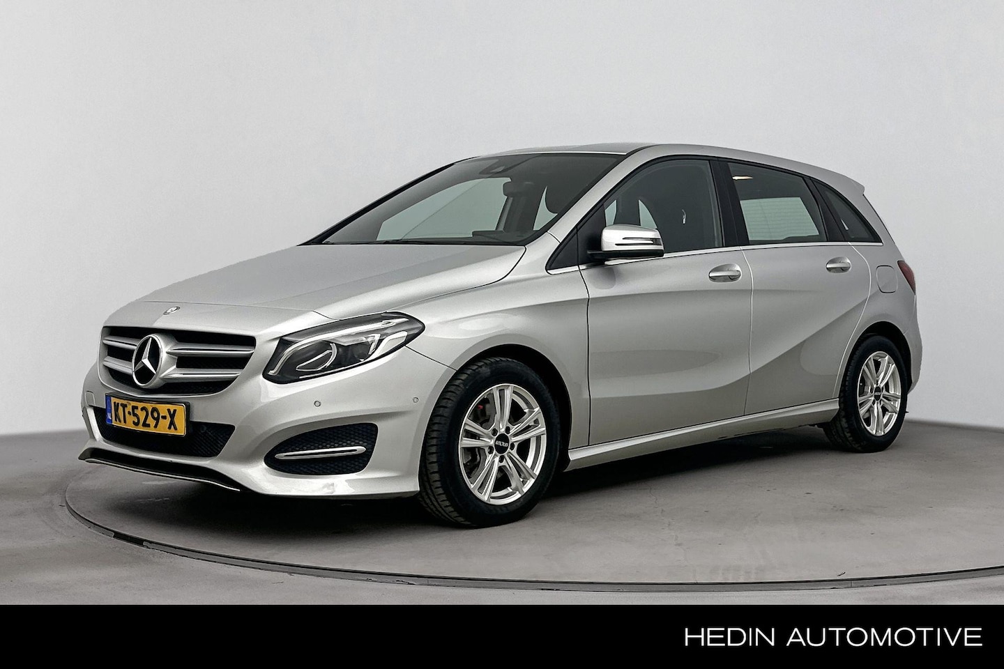 Mercedes-Benz B-klasse - B 180 Automaat Style Line | Trekhaak | Parktronic | LED | Stoelverwarming | Zitcomfortpakk - AutoWereld.nl