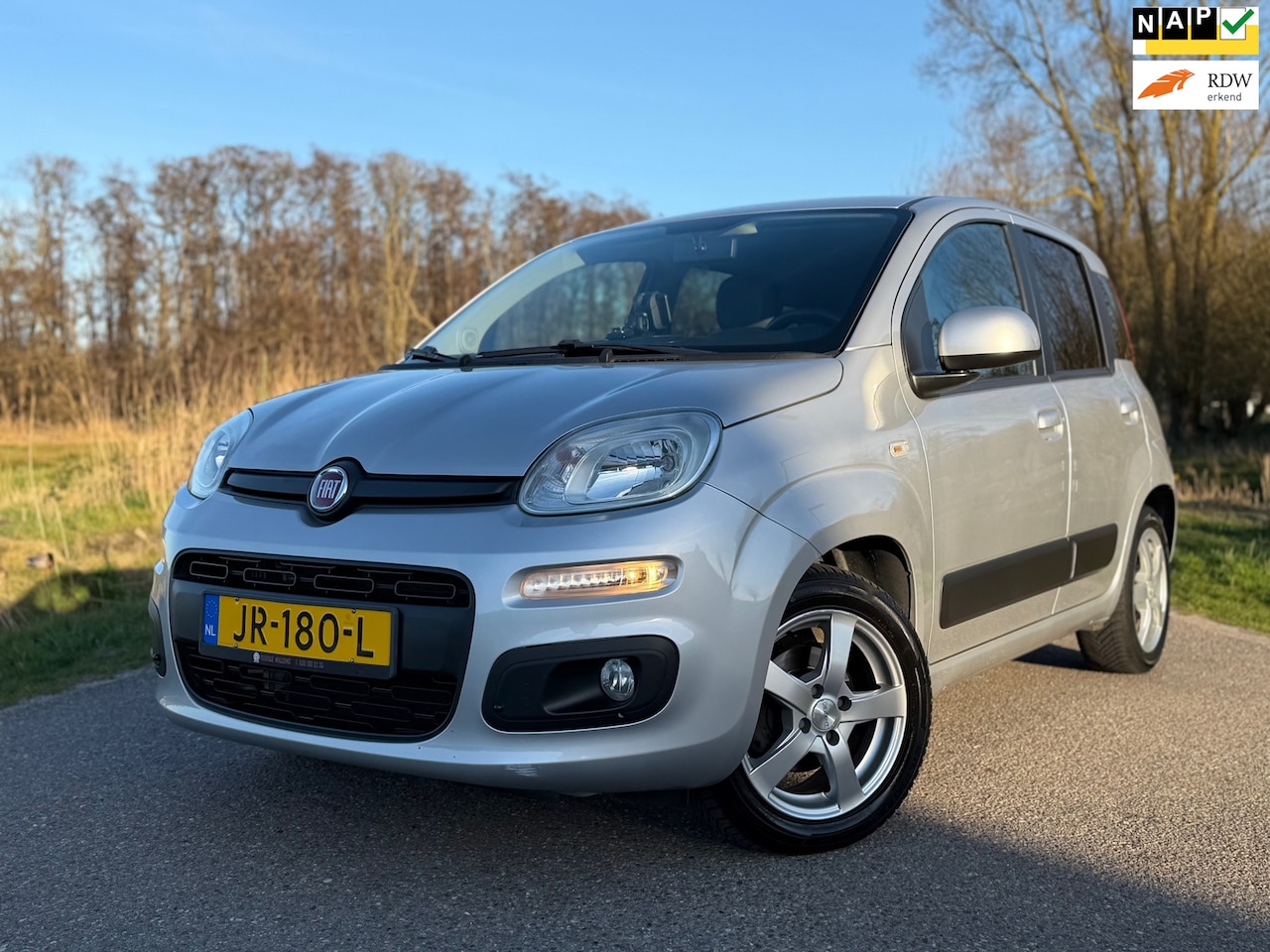 Fiat Panda - 0.9 TwinAir Lounge Automaat / 1e Eigenaar / Navi / Clima / 15" Velgen / - AutoWereld.nl
