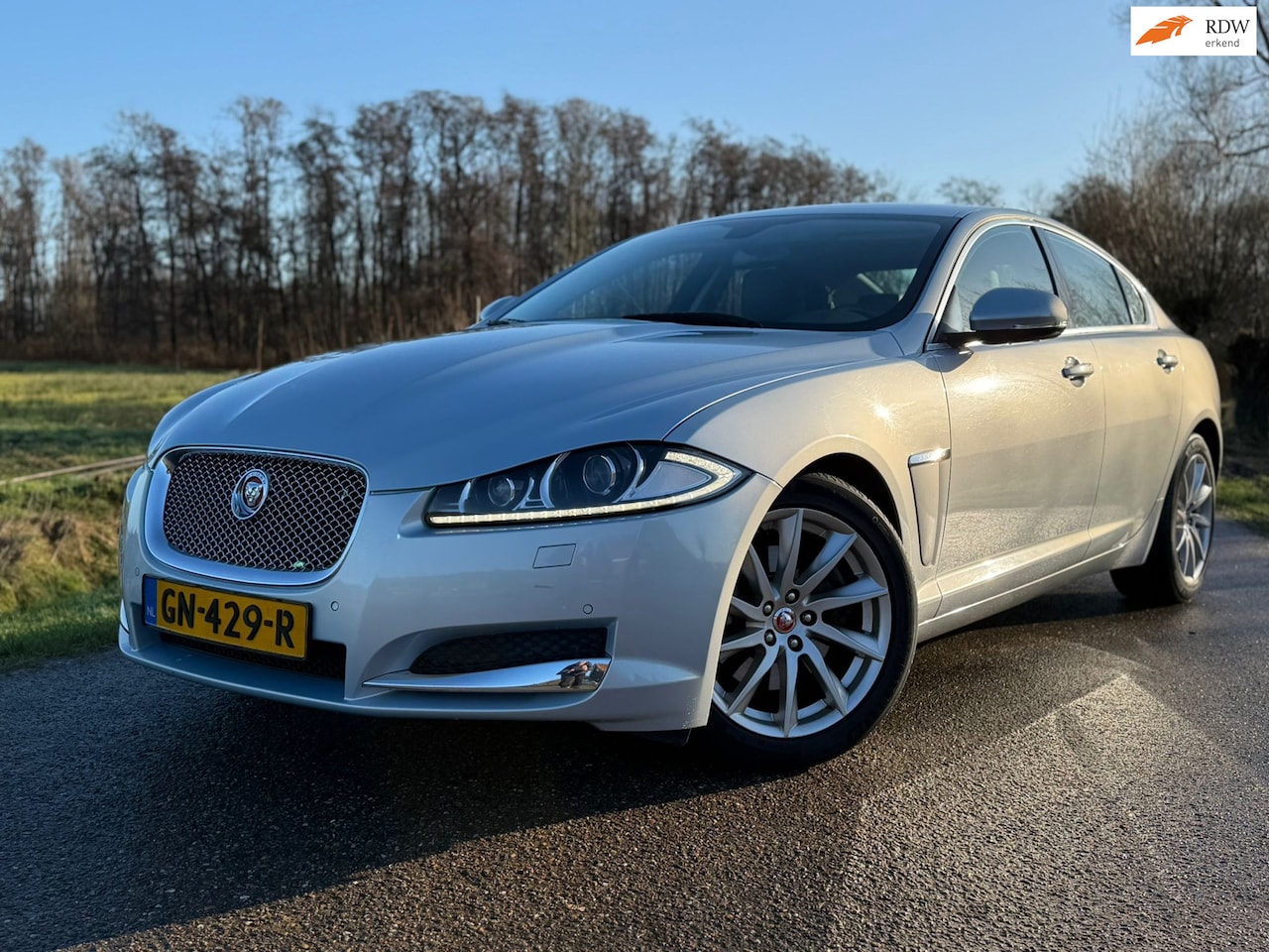 Jaguar XF - 2.2D Automaat / 1e Eigenaar / Unieke staat! / Leder / Camera / Navi / Key-Less / Clima / X - AutoWereld.nl