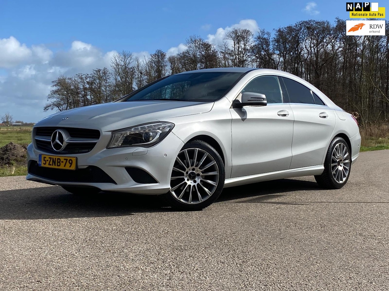 Mercedes-Benz CLA-Klasse - 180 Prestige Automaat Leder Navigatie Stoelverwarming Climate control Goed onderhouden - AutoWereld.nl