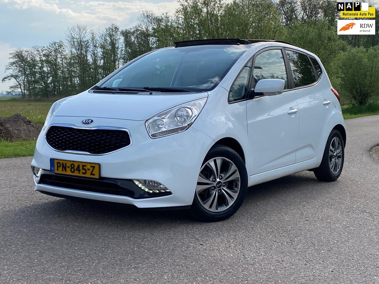 Kia Venga - 1.4 CVVT Summer Edition 5DRS PANORAMA-DAK NAVI CAMERA LEDER-INT NAP Goed onderhouden - AutoWereld.nl