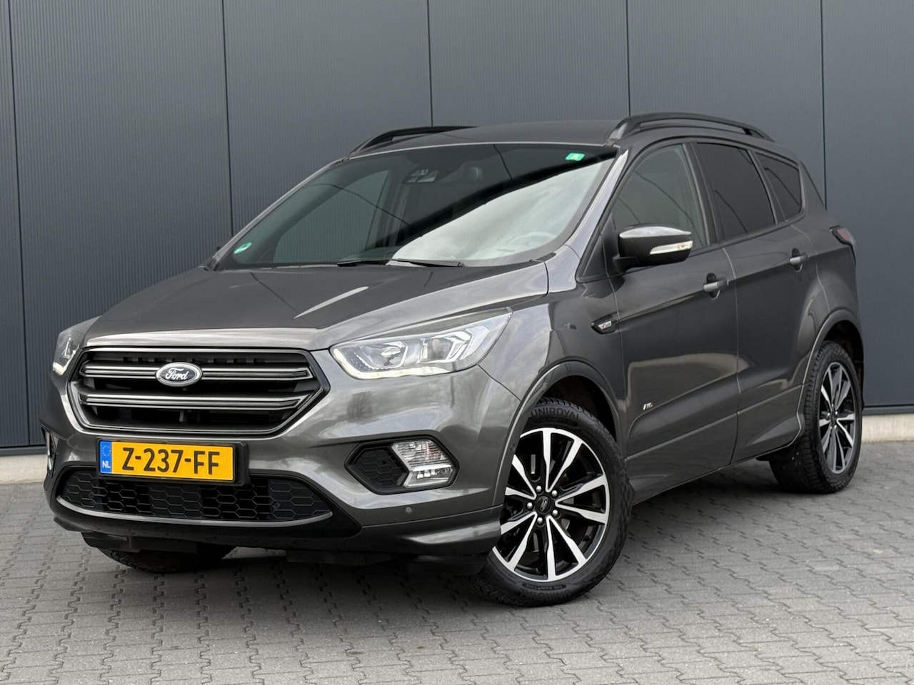 Ford Kuga - 1.5 EcoBoost ST Line 4WD AUT - Leder - Navi - Camera - Luxe Uitvoering - AutoWereld.nl