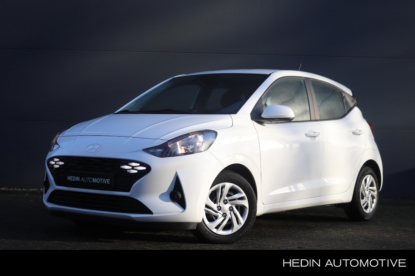 Hyundai i10 - 1.0 Comfort | Cruise Control | Apple Carplay/Android Auto | All season Banden | Airco - AutoWereld.nl