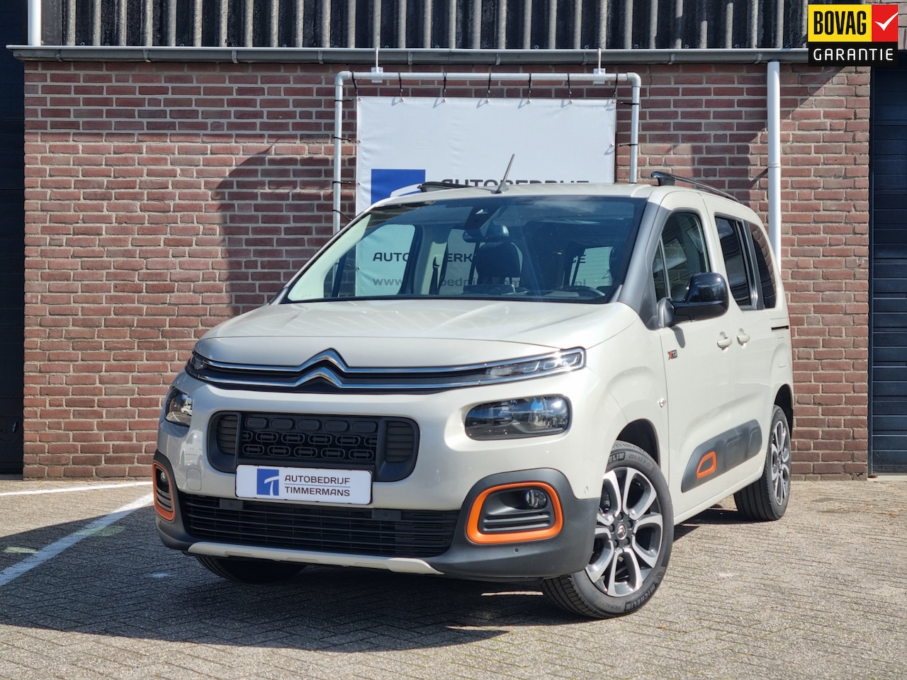 Citroën Berlingo - 1.2 PureTech Shine Automaat - AutoWereld.nl