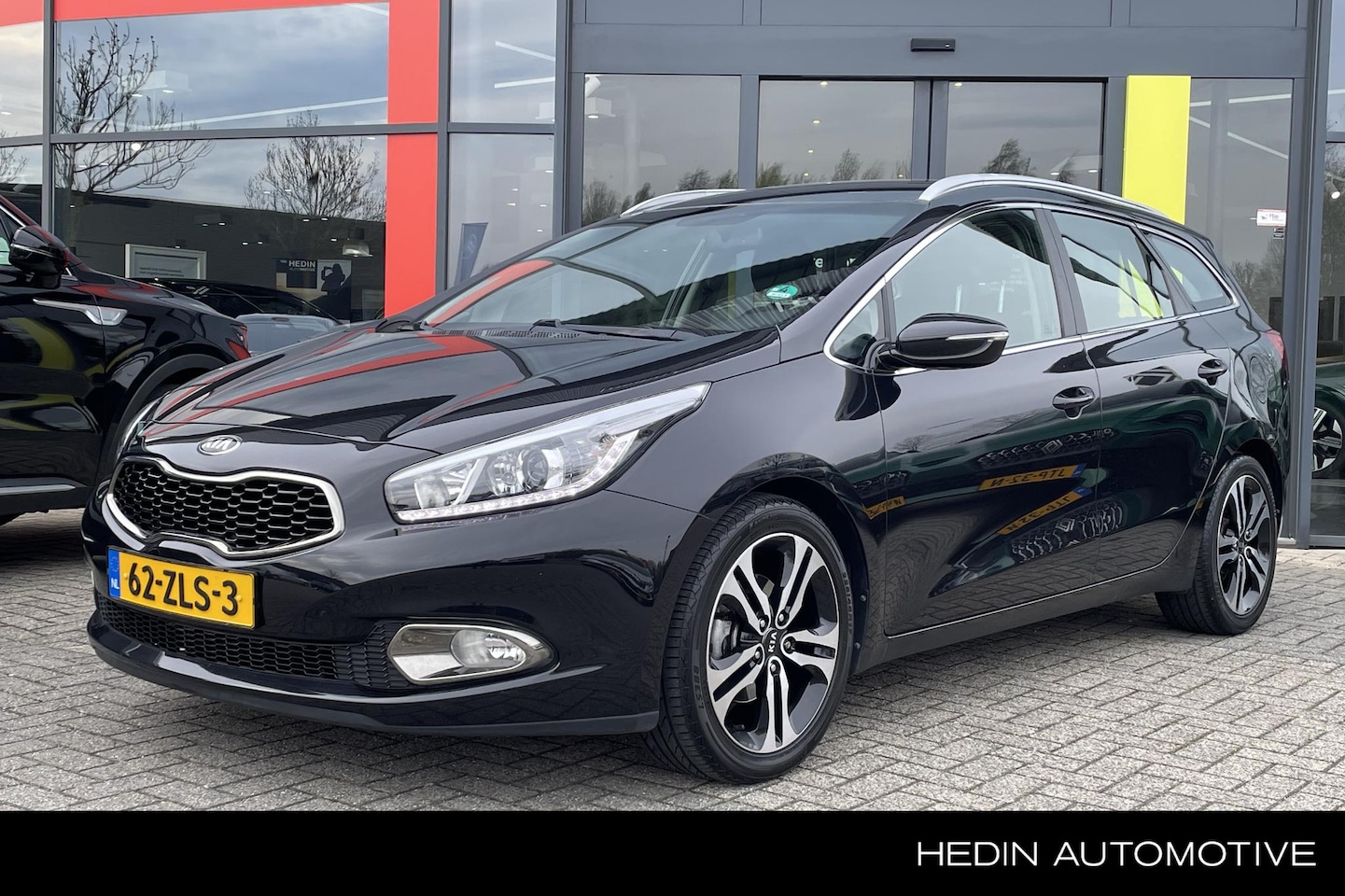 Kia Cee'd Sportswagon - 1.6 GDI Plus Pack | Navigatie | Climate Control | Achteruitrijcamera | Lichtmetalen velgen - AutoWereld.nl
