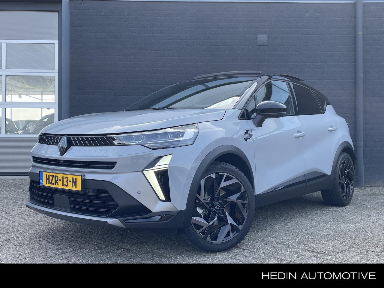 Renault Captur - 1.8 E-Tech full hybrid 160 esprit Alpine | Panoramadak | Harman Kardon | Trekhaak | Pack P - AutoWereld.nl