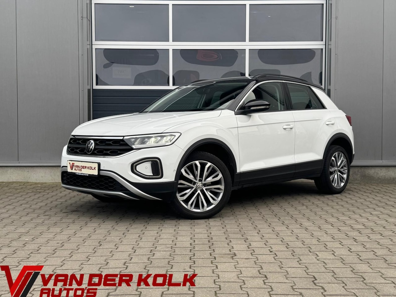 Volkswagen T-Roc - 1.5 TSI Life Business Automaat Nieuw Model | Digital Cockpit | Camera | LED | Carplay | Ad - AutoWereld.nl