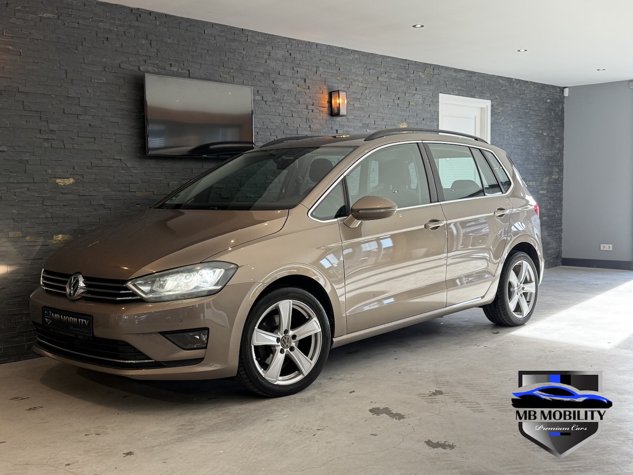 Volkswagen Golf Sportsvan - 1.4 TSI Highline Bj: 2014 / Automaat - AutoWereld.nl