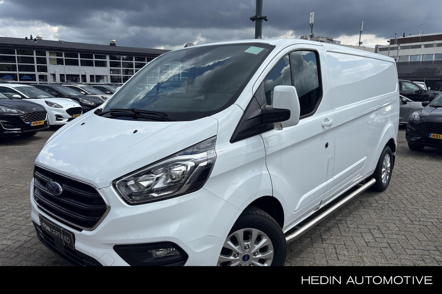 Ford Transit Custom - 300 2.0 TDCI L2H1 Limited | Trekhaak | Side Bars - AutoWereld.nl