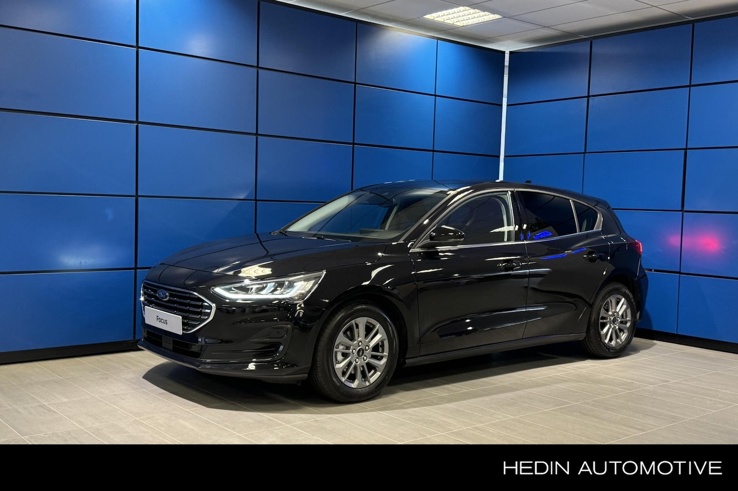 Ford Focus - 1.0 EcoBoost Hybrid Titanium €7695,- voordeel! Privacy glas, climate control, Apple Carpla - AutoWereld.nl