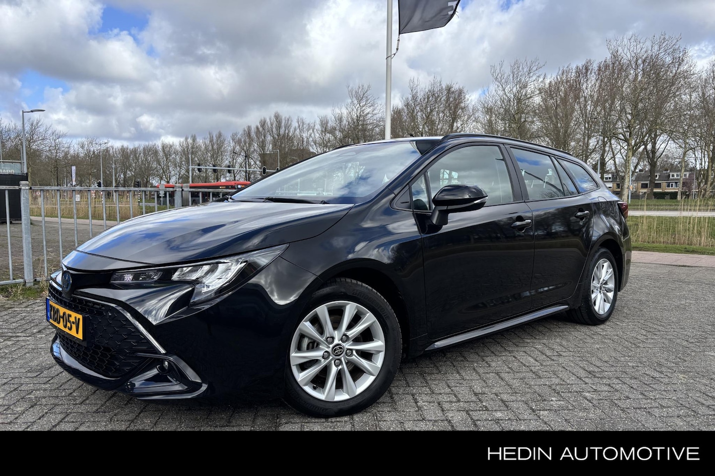 Toyota Corolla Touring Sports - Hybrid 140 Active | Automaat - AutoWereld.nl
