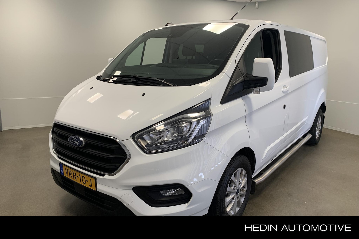 Ford Transit Custom - 300 2.0 TDCI L2H1 Limited DC 130PK | Navi | Trekhaak | Sidebars | Stoelverwarming - AutoWereld.nl
